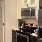 Large Buckhead Modern Suite